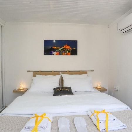 Corfu Port Home Luaran gambar